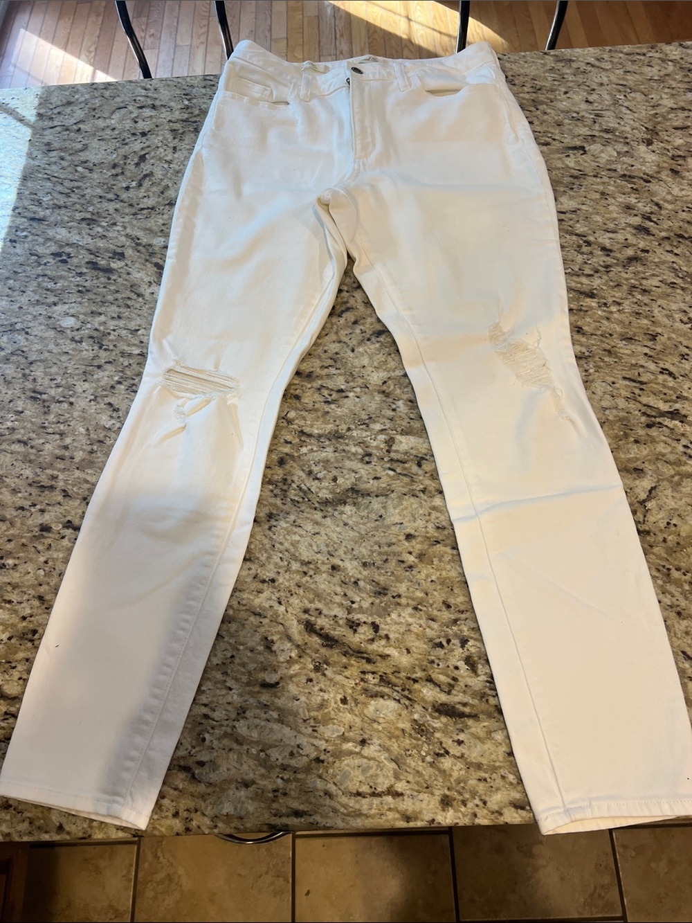 Women’s White Skinny Ripped Jeans - Modern Slim Fit